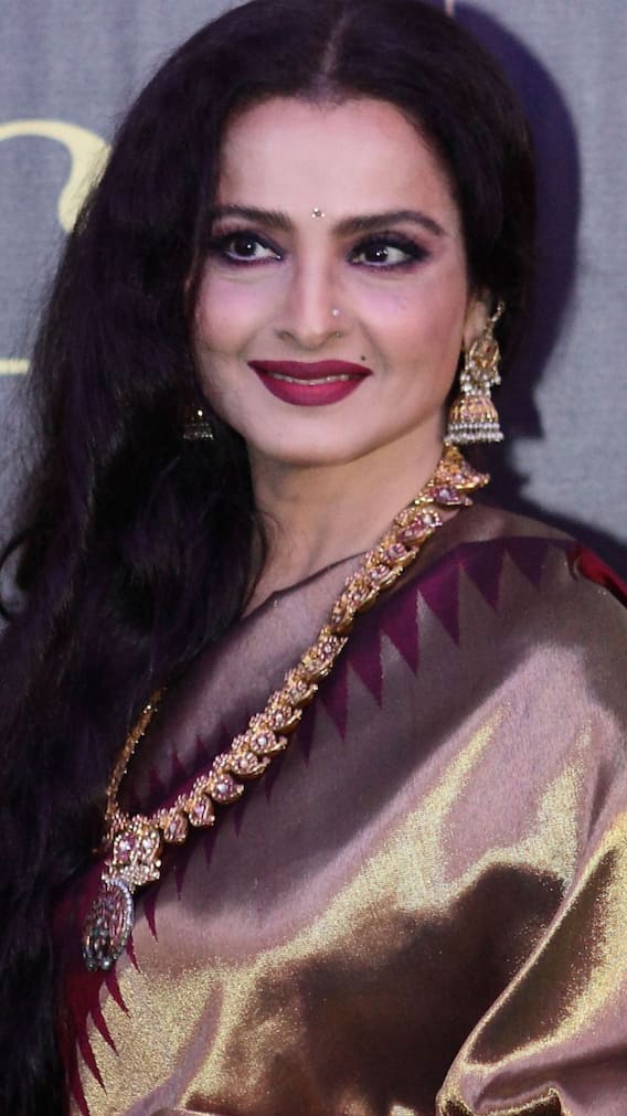 नहीं करती लगातार फिल्में फिर भी करोड़ों में हैं रेखा की नेटवर्थ