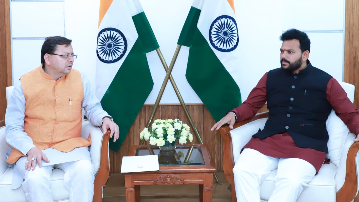 Uttarakhand: उत्तराखंड में हवाई सेवाओं को मिलेगा विस्तार, सीएम धामी ने केन्द्रीय उड्डयन मंत्री से की मुलाकात