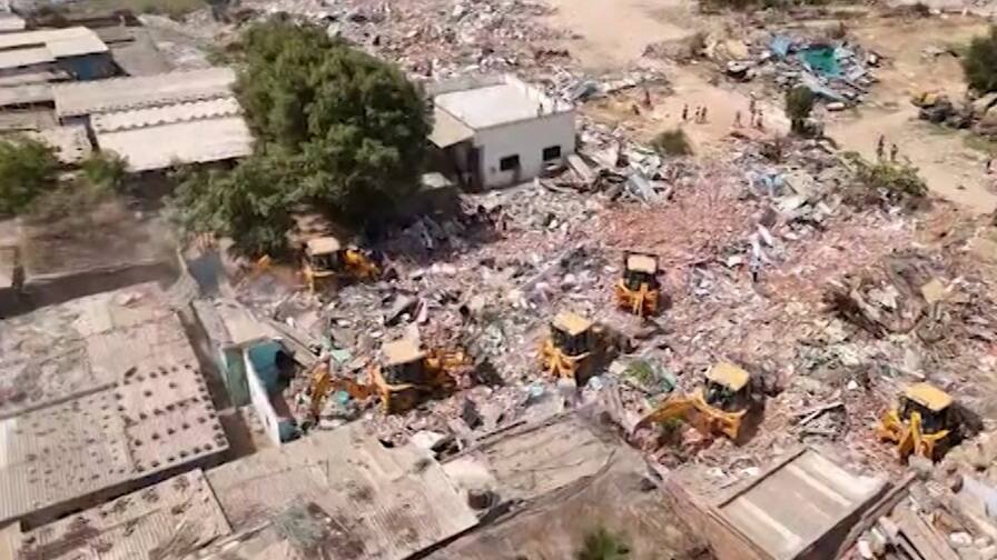 Demolition Operation Ahmedabad Crime Branch arrests Lala Bihari and his son Demolition Operation: અમદાવાદ ક્રાઇમ બ્રાન્ચે લાલા બિહારી અને તેના પુત્રને ઝડપ્યો, ઘૂસણખોર બાંગ્લાદેશીઓને આશરો આપવાનો આરોપ