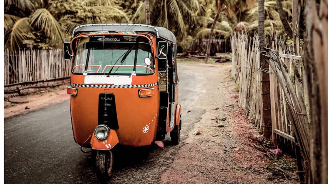 Watch Bengaluru Student Uses AI ChatGPT To Break Language Barrier In Auto Fare Bargaining Watch: Bengaluru Student Uses AI To Break Language Barrier In Auto Fare Bargaining