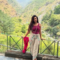 Vishnu Priya Bhimeneni: కొండల్లో విష్ణుప్రియ షికార్లు... వెరైటీ డ్రస్సులో వయ్యారాలు