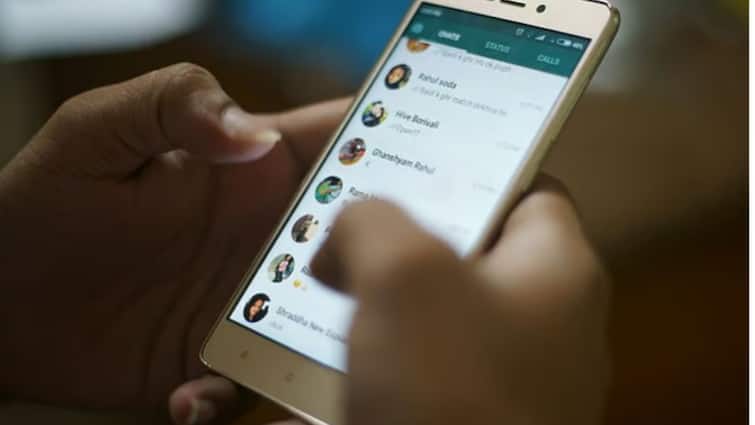 अब Emojis नहीं, Stickers की चलेगी! WhatsApp का धमाकेदार अपडेट बदल देगा चैटिंग का अंदाज, जानिए कैसे करें अपडेट Now stickers will work not emojis WhatsApp amazing update will change the way of chatting know how to update अब Emojis नहीं, Stickers की चलेगी! WhatsApp का धमाकेदार अपडेट बदल देगा चैटिंग का अंदाज, जानिए कैसे करें अपडेट
