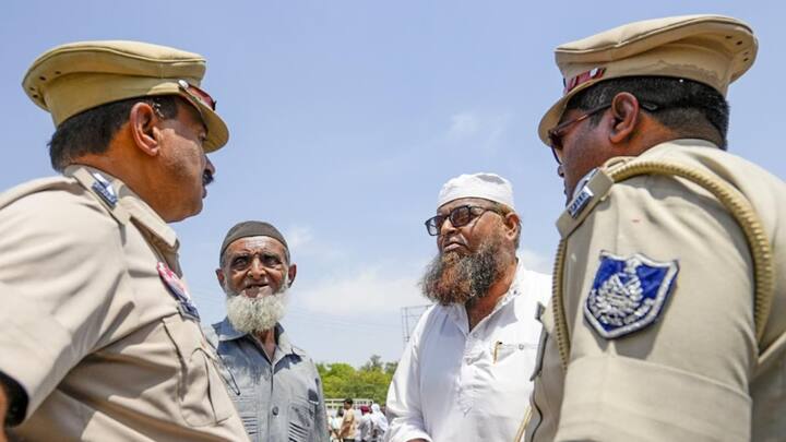 कुछ पाकिस्तानी नागरिक हवाई मार्ग के जरिए भी अपने देश पहुंचे होंगे. भारत और पाकिस्तान के बीच सीधी उड़ान बंद है. ऐसे में उनको तीसरे देश के जरिए अपने मुल्क पहुंचना पड़ा होगा.