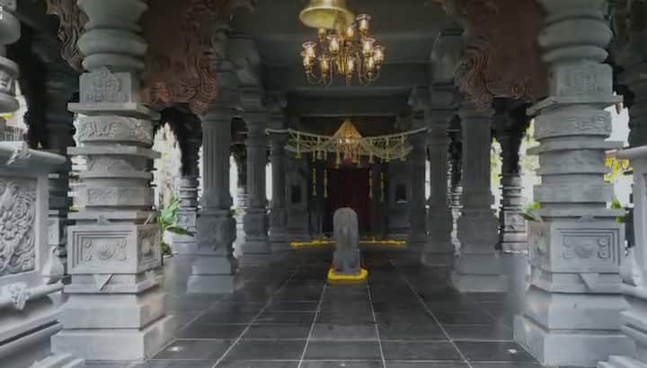 4 वर्ष 50 मजूर येथे राहत होते. त्यांनी ही कलाकृती पूर्ण केली आहे. गेल्या चार वर्षांपासून या मंदिराचं काम सुरु होतं.