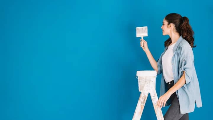 এই প্রবল গরমের দিনে ঘর ঠান্ডা রাখাই সবথেকে বড় চ্যালেঞ্জ। এসি কিংবা এয়ার কুলার ব্যবহার অনেকেই করেন কিন্তু তাতে খরচও বাড়ে।