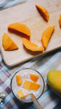 उन्हाळ्यात जास्त आंबा खाणे महागात पडू शकते, आरोग्यावर होऊ शकतात हे गंभीर परिणाम