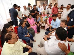 Rahul Gandhi : पहिल्यांदा पहलगाममध्ये जखमींची भेट घेतली, आता राहुल गांधी शुभम द्विवेदी कुटुंबाच्या भेटीसाठी कानपुरात पोहोचले