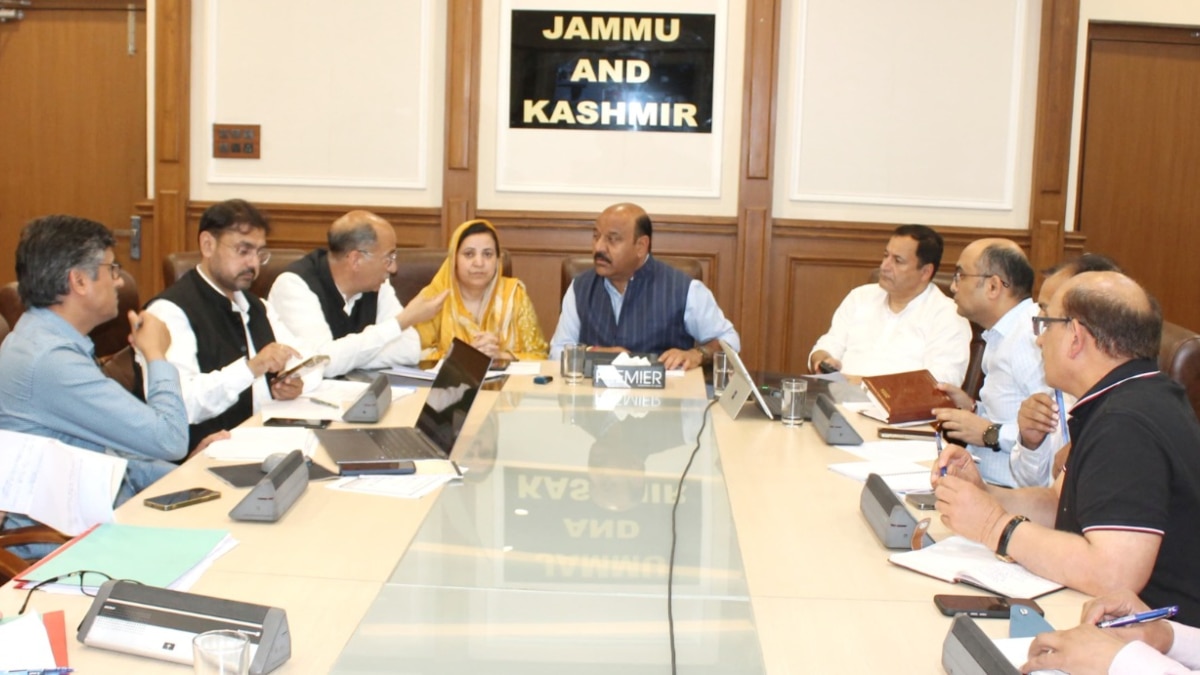 नए वित्त वर्ष के लिए कार्य योजना तैयार कर रही जम्मू-कश्मीर सरकार, डिप्टी CM की अध्यक्षता में चर्चा