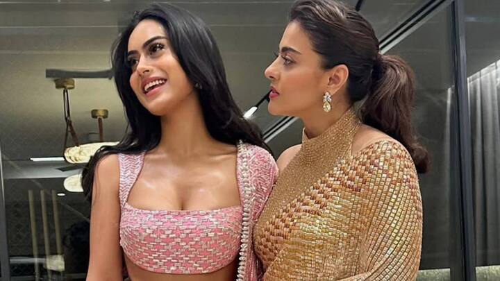 न्यासाची आई काजोल आणि वडील अजय देवगण दोघांनीही अनेकदा न्यासाच्या बॉलिवूड डेब्यूवर थेट भाष्य केलं आहे. सध्या न्यासाचा बॉलिवूडमध्ये काम करण्याचा कोणताही विचार नाही, हे दोघांनीही अनेकदा स्पष्ट केलं आहे.