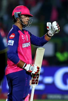 IPL 2025 में शतक लगाने के बाद वैभव सूर्यवंशी को इनाम में कितना पैसा मिला, महंगी कार समेत क्या-क्या गिफ्ट मिले?