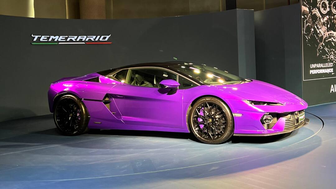 महज 2.7 सेकेंड में पकड़ सकती है 0-100 की रफ्तार, Lamborghini ने लॉन्च की ये सुपरकार Lamborghini Temerario supercar first look Starting Price 6 Crore Rupees More power and Tech know here महज 2.7 सेकेंड में पकड़ सकती है 0-100 की रफ्तार, Lamborghini ने लॉन्च की ये सुपरकार