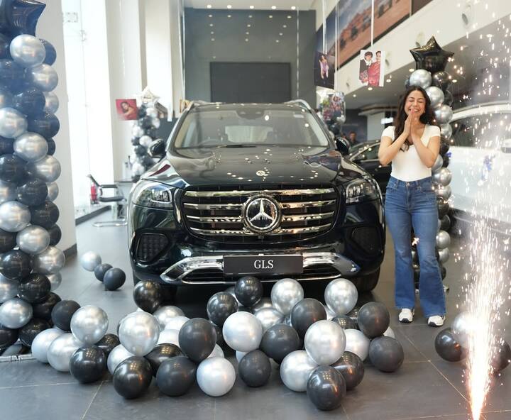 Most recently, she appeared in the film “Thank You For Coming”, alongside Bhumi Pednekar, Kusha Kapila, Dolly Singh, and Shibani Bedi — a film that had its world premiere at the 46th Toronto International Film Festival (TIFF) in 2023. ( All Pics Credit: Instagram/@shehnaazgill)