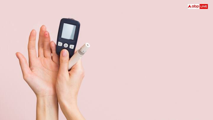 डायबिटीज के मरीज - खरबूजा में नेचुरल शुगर की मात्रा अधिक होती है. इसका ग्लाइसेमिक इंडेक्स भी हाई होता है. डायबिटिक मरीजों के लिए यह ब्लड शुगर लेवल बढ़ा सकता है, इसलिए इसे बहुत सीमित मात्रा में ही लें या डॉक्टर से सलाह लें.