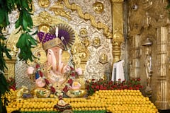 Shrimant Dagadusheth Ganpati : फळांचा राजा गणराया चरणी! अक्षयतृतीयेच्या मंगलदिनी दगडूशेठ गणपतीला 11 हजार आंब्यांचा महानैवेद्य!