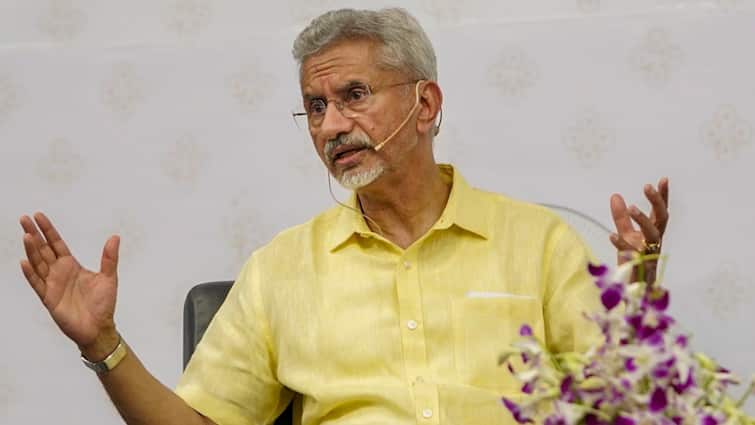 S Jaishankar told method How will India deal with Pakistan big statement on nuclear blackmail पाकिस्तान से कैसे निपटेगा भारत? एस जयशंकर ने बताया तरीका, न्यूक्लियर ब्लैकमेल पर कही ये बात