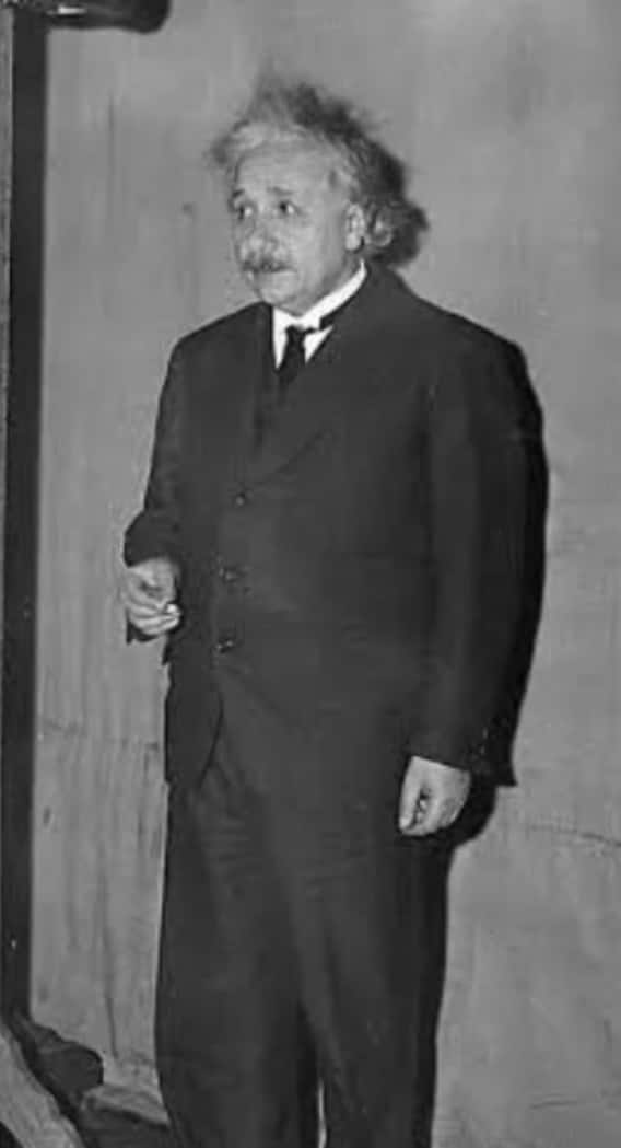 आइंस्टीन के मरने के बाद उनकी बॉडी का क्या हुआ था?