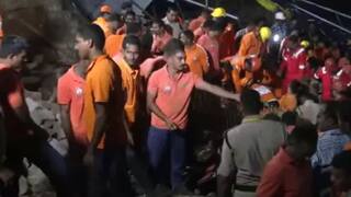 Varahalakshmi Narasimha Swamy temple : मंदिराची भिंत कोसळून 7 भाविकांचा करुण अंत; 4 जखमी; मंदिरात चंदनोत्सव सुरु असतानाच भीषण दुर्घटना