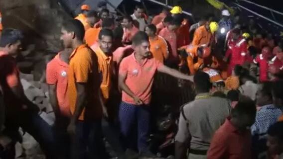 Varahalakshmi Narasimha Swamy temple : मंदिराची भिंत कोसळून 7 भाविकांचा करुण अंत; 4 जखमी; मंदिरात चंदनोत्सव सुरु असतानाच भीषण दुर्घटना