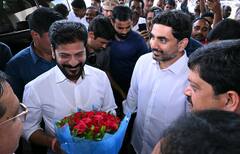 Revanth Reddy Lokesh Meeting: మాజీ మంత్రి దేవినేని ఉమా కుమారుడి వివాహ వేడుకకు హాజరైన రేవంత్ రెడ్డి, నారా లోకేష్, ఎన్వీ రమణ