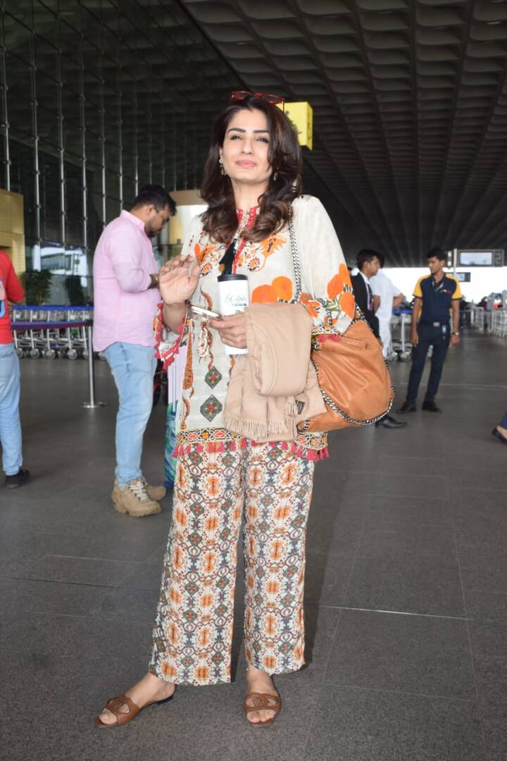 बॉलीवुड एक्ट्रेस रवीना टंडन हमेशा सिंपल लुक में नजर आती हैं. इस बार वो फ्लोरल को-अर्ड सेट में नजर आईं.