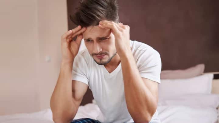ইঁদুরের উপর এই পরীক্ষা চালানো হয়। তাতে দেখা যায়, শীতকালে সুরা পেটে যাওয়ার অল্পক্ষণের মধ্যেই নেশা কেটে যায় তাদের। বরং গরমে অনেকক্ষণ নেশা থাকে। সেই কারণেই গরমে মদ্যপান থেকে বিষক্রিয়া হয়ে বেশি সংখ্যক মানুষ হাসপাতালে ভর্তি হন বলে জানিয়েছেন বিজ্ঞানীরা।