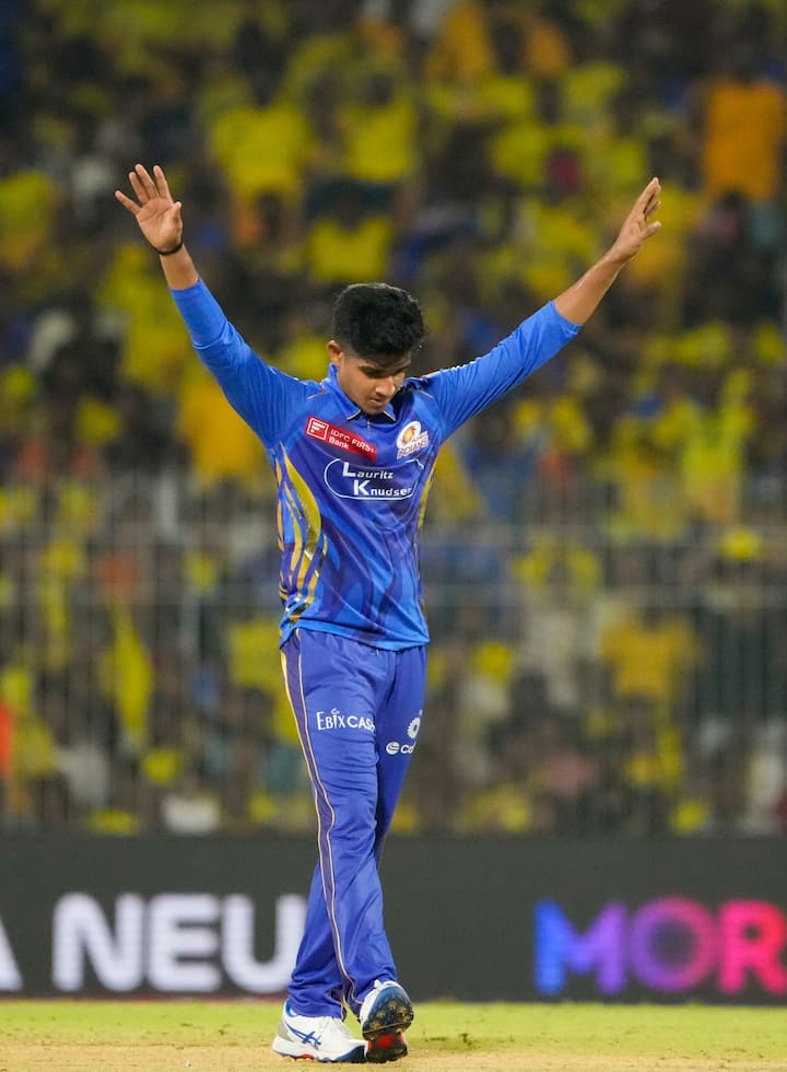  https:= Mumbai Indians bowler Vignesh Puthur ruled out of ipl 2025 due to injury Raghu Sharma comes as replacement rr vs mi