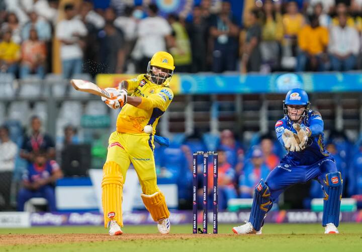 Adding to the buzz is a video circulating on social media showing 22-year-old wicketkeeper-batter Vansh Bedi practicing with the gloves. The footage has sparked rumors that Bedi could make his debut in the match against RCB.