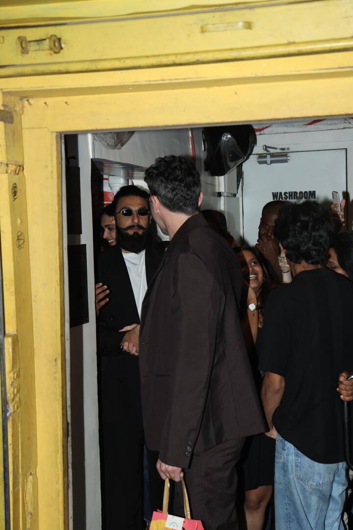 Photos and videos from the evening have gone viral, with many people sharing glimpses of the dinner date on social media.