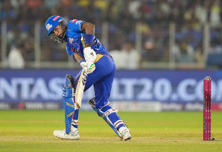 पांड्या के ग्लव्स में सच में हीरा मौजूद है या नहीं. इसके बारे में या तो सैमसन बता सकते हैं या फिर पांड्या खुद. पांड्या लग्जरी लाइफ स्टाइल जीना पसंद करते हैं.