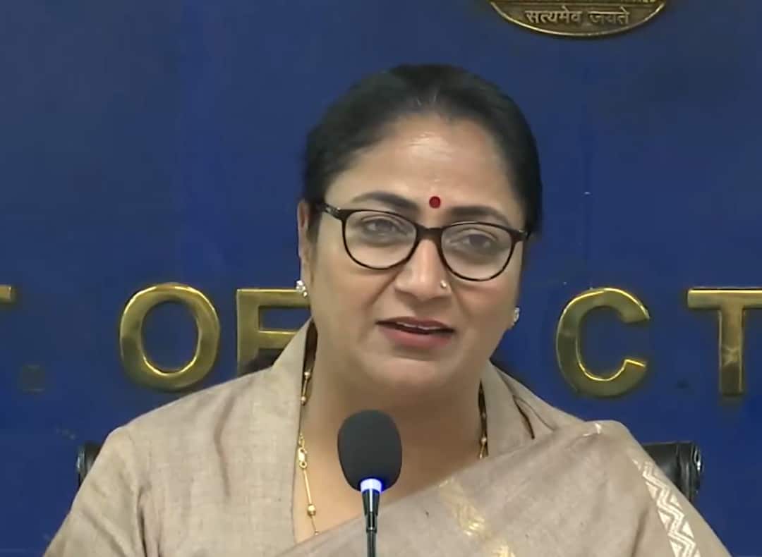 'Bringing Transport Back On Track': CM Rekha Gupta Flags Off 100 E-Buses, Vows Full Electrification By 2027 'Bringing Transport Back On Track': CM Rekha Gupta Flags Off 100 E-Buses, Vows Full Electrification By 2027