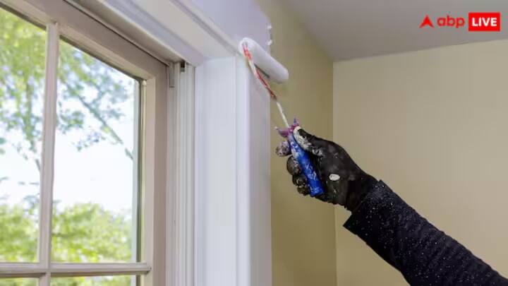 આ પ્રકારનો પેઇન્ટ ઘરમાં ગરમી તો ઘટાડે છે જ, સાથે એસીનો ઉપયોગ પણ ઘટાડે છે, જેનાથી વીજળીનું બિલ પણ ઓછું આવે છે. તો જો તમે પણ તમારા ઘરને ગરમીથી બચાવવા માંગતા હો, તો ચોક્કસપણે આ રંગોનો ઉપયોગ કરો.