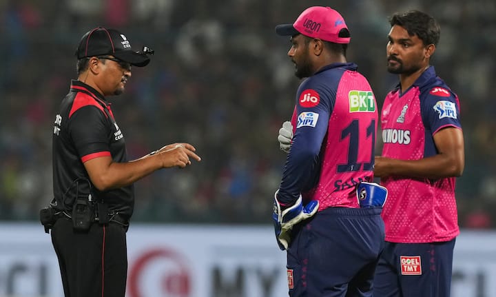 रॉयल्स का प्रबंधन वर्तमान में एक प्रतिस्थापन की पहचान करने पर काम कर रहा है, और जल्द ही एक आधिकारिक घोषणा की जाएगी।