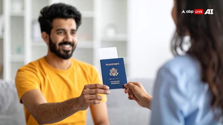 Passport As Citizenship Document: अगर आप भारत में रहते हैं. और आपके पास भारत का पासपोर्ट है. तो क्या इसे दिखाकर आप अपनी नागरिकता साबित कर सकते हैं. जानें इसे लेकर क्या कहते हैं नियम.