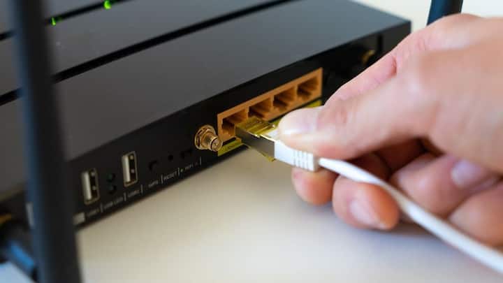 You can connect to the guest device without any password with the WPS button behind the router.