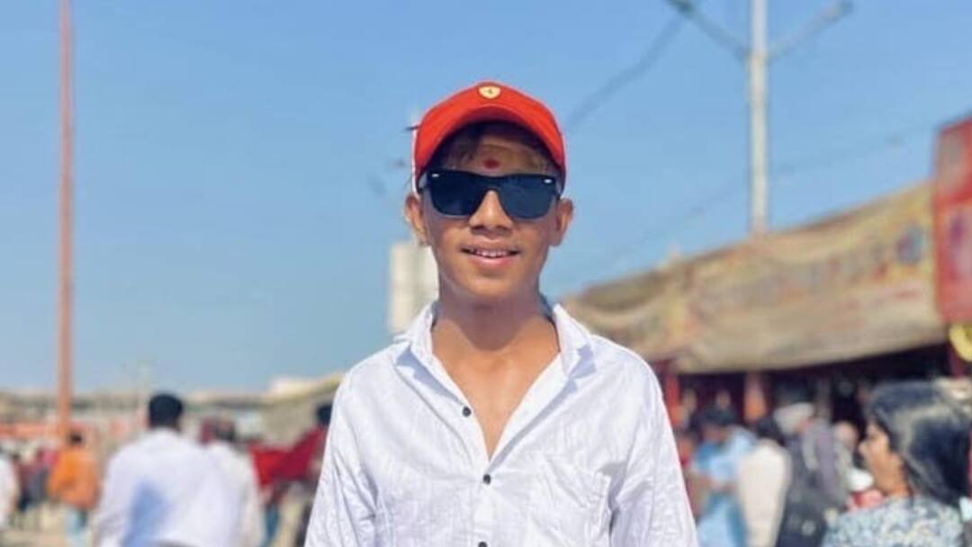 Nasik News Police shock accused pushes cops like film krish escaped on scooty ann Nasik News: नासिक पुलिस को आरोपी ने दिया झटका, छलांग लगा स्कूटी पर बैठा, फिल्मी स्टाइल में मौके से हो गया फरार