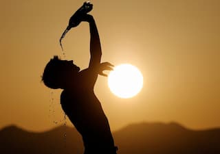 ગરમીનો કહેર યથાવતઃ ગુજરાતમાં ત્રણ દિવસ સુધી ગરમીનો પારો 44 ડિગ્રીને પાર પહોંચવાની આગાહી...