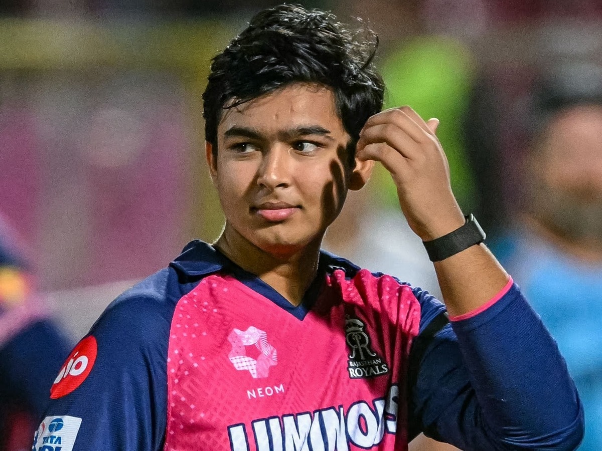 IPL 2025: वैभव सूर्यवंशी कौन से स्मार्टफोन के हैं दीवाने, हर मिरर सेल्फी में दिखता है क्रिकेटर का ये फोन