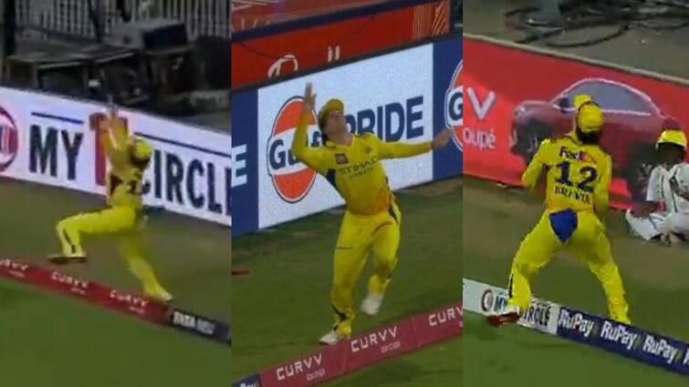 csk vs pbks dewald brevis amazing catch on the boundary line had to jump 3 times video goes viral CSK vs PBKS: तीन बार हवा में छलांग लगाकर बॉउंड्री पर डेवाल्ड ब्रेविस ने पकड़ा हैरतअंगेज कैच, वीडियो वायरल