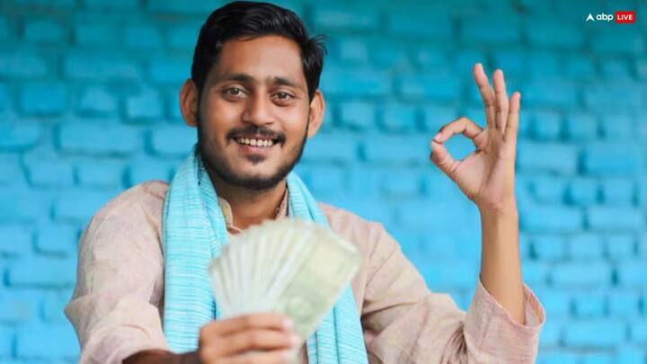 शनि न्याय प्रिय देवता है जो व्यक्ति श्रमिकों की मेहनत, उनके संघर्ष और हक का बयाना समय पर देता है उन्हें आर्थिक रूप से लाभ मिलता है. साथ ही साढ़ेसाती और ढैय्या के समय कष्ट कम झेलने पड़ते हैं.