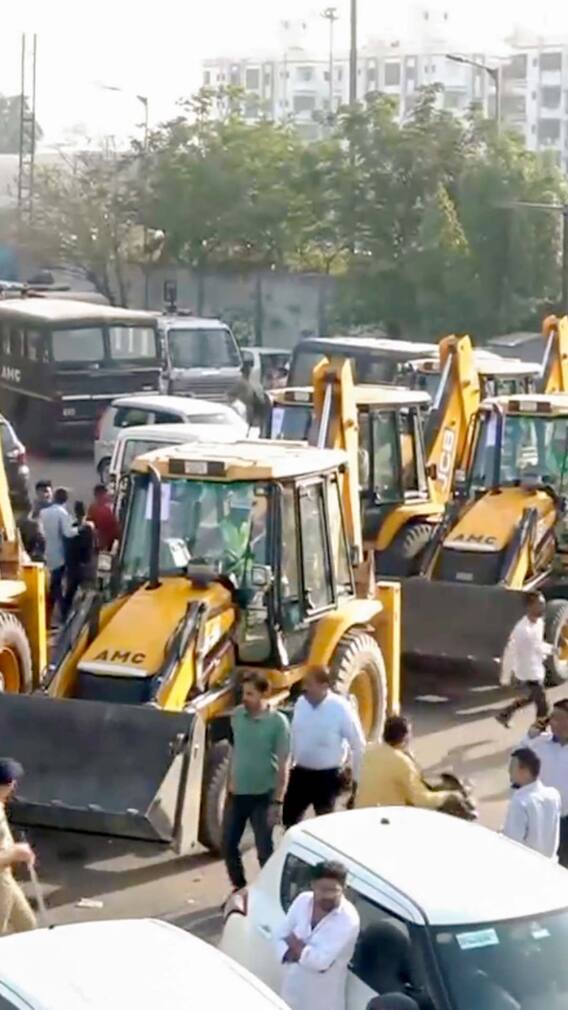 सबसे पहले किस देश में बिका था बुलडोजर?