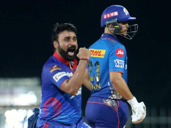 अमित मिश्रा आईपीएल में सबसे ज्यादा हैट्रिक लेने वाले गेंदबाज हैं, उन्होंने कुल 3 बार ऐसा किया. उन्होंने दिल्ली, डेकन चार्जर्स और सनराइजर्स हैदराबाद के लिए हैट्रिक ली.