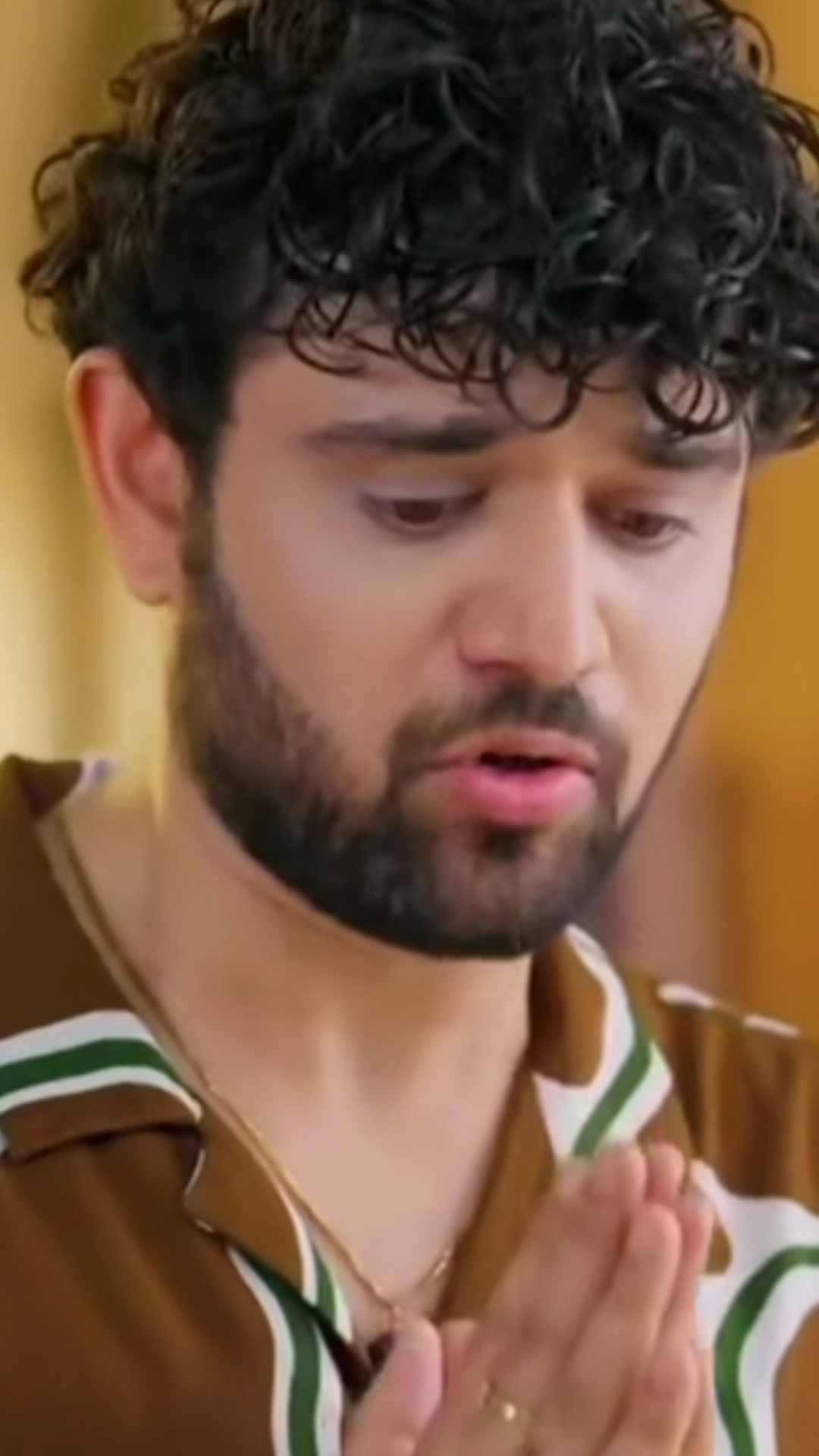 तो वहीं चारू और अभीर लगातार घर से भागने की कोशिश कर रहे हैं