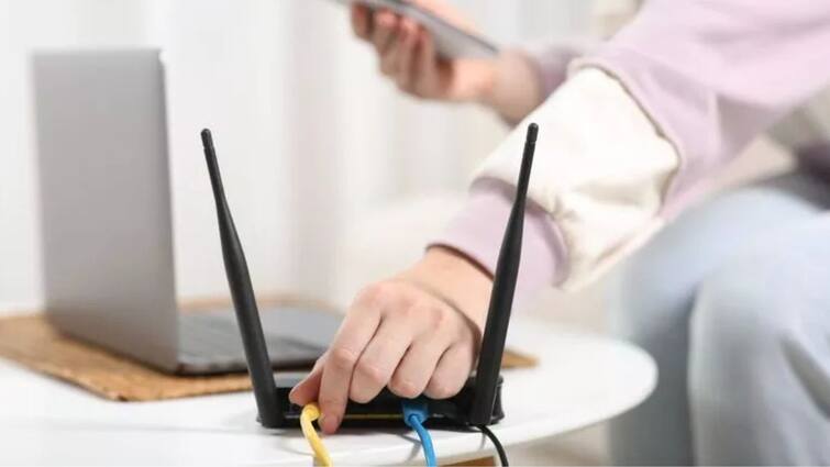 1Hack Double Your Internet Speed Instantly इन हैक्स से बिना एकस्ट्रा खर्च किए दोगुनी हो सकती है आपके इंटरनेट की स्पीड, 90% लोग करते हैं ये बड़ी गलती