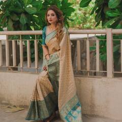 Rupali Bhosale : अस्सल मराठमोळं सौंदर्य; महाराष्ट्र दिनी पाहा रुपाली भोसलेचा मराठमोळा अंदाज!