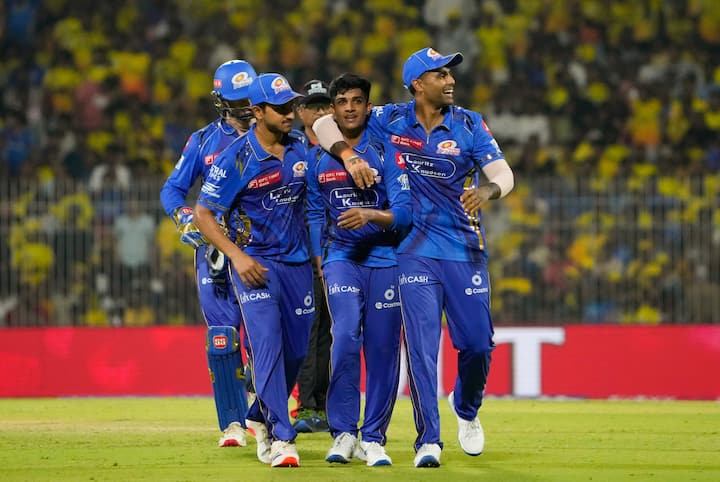  https:= Mumbai Indians bowler Vignesh Puthur ruled out of ipl 2025 due to injury Raghu Sharma comes as replacement rr vs mi