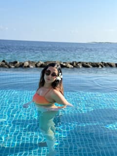 Parvati Nair: நடிகை பார்வதி நாயர் ஹனி மூனுக்கு எங்க போய் இருக்காங்க தெரியுமா? வைரலாகும் போட்டோஸ்!