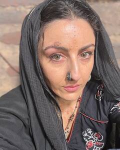 बॉलीवुड की खूबसूरत एक्ट्रेस का ये क्या हाल हो गया? रील लाइफ भयानक तस्वीरें देख फैंस शॉक्ड