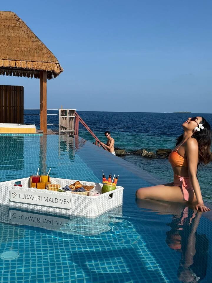 கடந்த பிப்ரவரி மாதம் தான் இவர்களது திருமணம் நடைபெற்றுள்ளது. இந்த நிலையில் தான் இப்போது பார்வதி நாயர் மற்றும் அஷ்ரித் அசோக் இருவரும் ஹனிமூனுக்கு மாலத்தீவு சென்றுள்ளனர்.