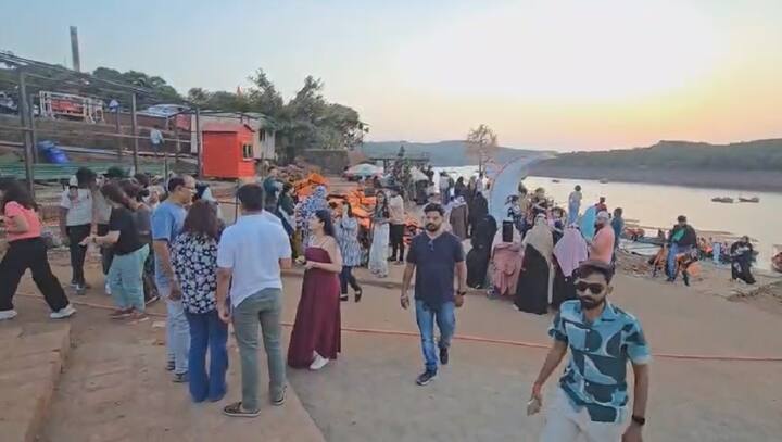 महाबळेश्वरमध्ये बोटींग करण्यासाठी अनेक पर्यटकांची पसंती आहे. उन्हाळ्याच्या सुट्ट्या असल्याने