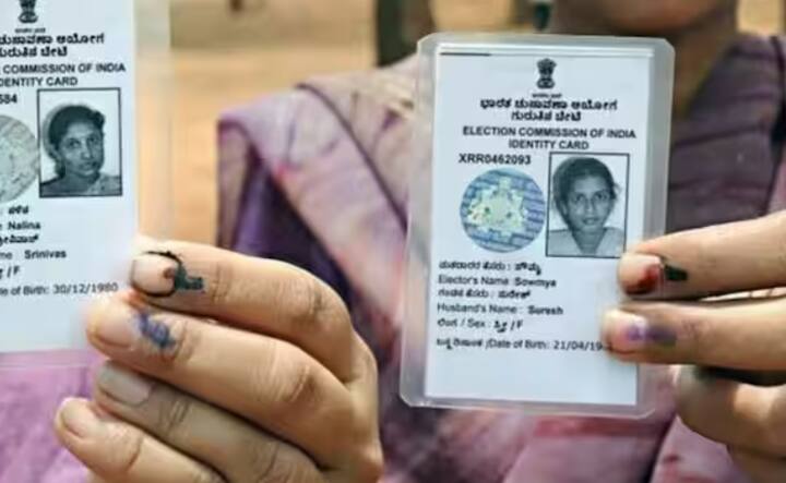 ਇਸਦਾ ਮਤਲਬ ਹੈ ਕਿ ਹੁਣ ਤੁਹਾਡੀ ਨਾਗਰਿਕਤਾ ਇਨ੍ਹਾਂ ਦਸਤਾਵੇਜ਼ਾਂ ਦੇ ਆਧਾਰ 'ਤੇ ਸਾਬਤ ਨਹੀਂ ਹੋਵੇਗੀ। ਹੁਣ ਦਿੱਲੀ ਪੁਲਿਸ ਵੱਲੋਂ ਨਾਗਰਿਕਤਾ ਦੇ ਸਬੂਤ ਦੇ ਤੌਰ ‘ਤੇ ਸਿਰਫ਼ ਦੋ ਦਸਤਾਵੇਜ਼ਾਂ ਨੂੰ ਹੀ ਮੰਨਿਆ ਜਾਵੇਗਾ। ਇਨ੍ਹਾਂ ਵਿੱਚੋਂ ਇੱਕ ਵੋਟਰ ਕਾਰਡ ਅਤੇ ਦੂਜਾ ਪਾਸਪੋਰਟ।